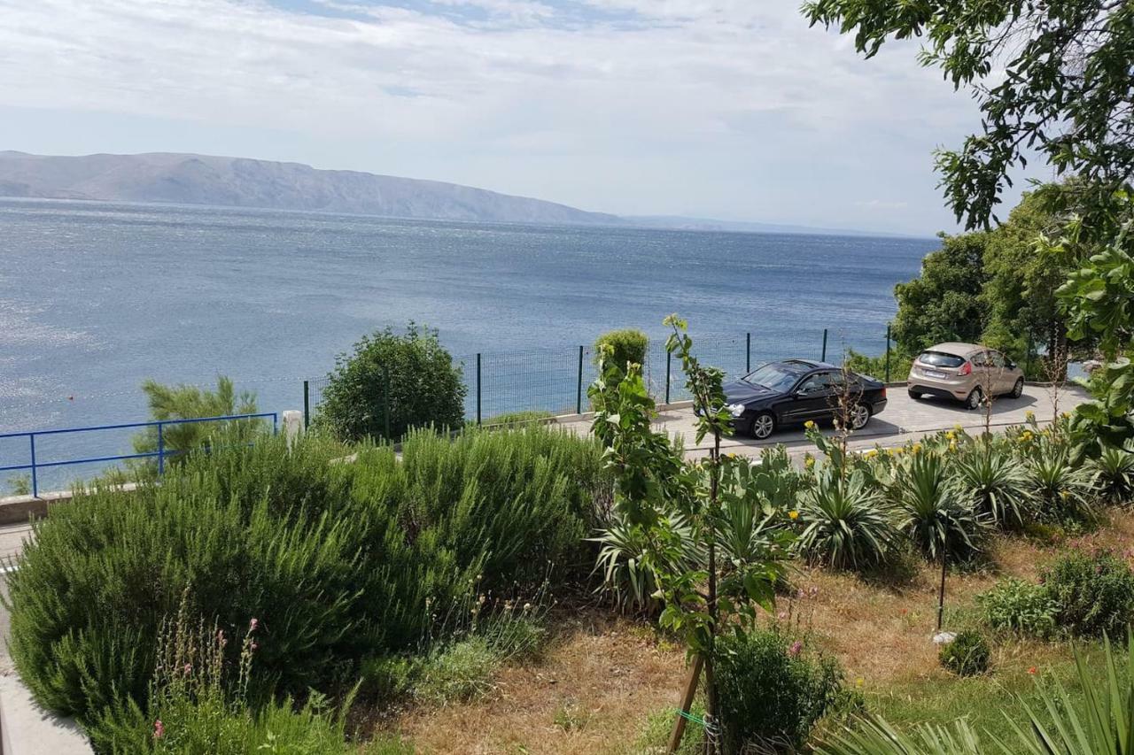 Beachfront Studio Apartment Vintage In Senj Senj  Esterno foto